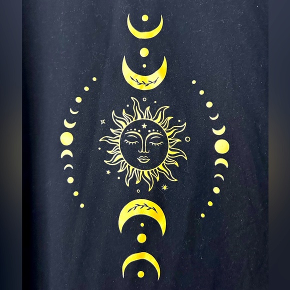 SHEIN 2XL T- Shirt - Picture 2 of 4